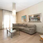 Guesthost - Massaua Roomy Vintage Apartman
