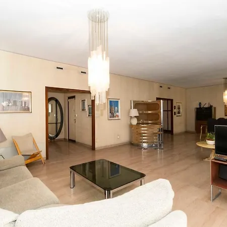 Massaua Roomy Vintage Appartement *