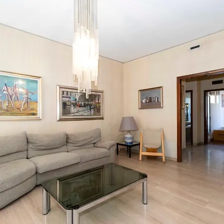 Appartement Guesthost - Massaua Roomy Vintage