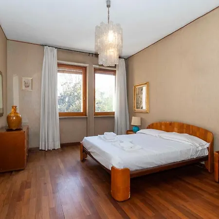 Guesthost - Massaua Roomy Vintage *