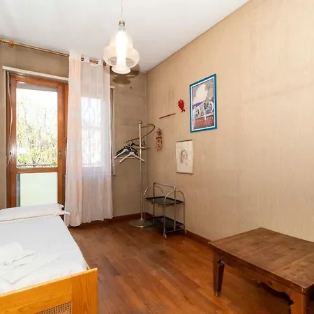 Apartment Guesthost - Massaua Roomy Vintage Turin