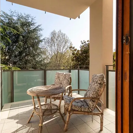 Guesthost - Massaua Roomy Vintage *