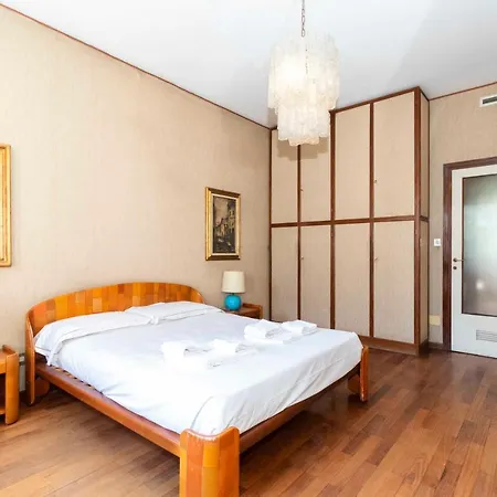Guesthost - Massaua Roomy Vintage * Turijn