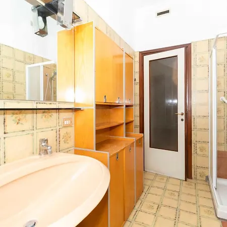 Guesthost - Massaua Roomy Vintage *