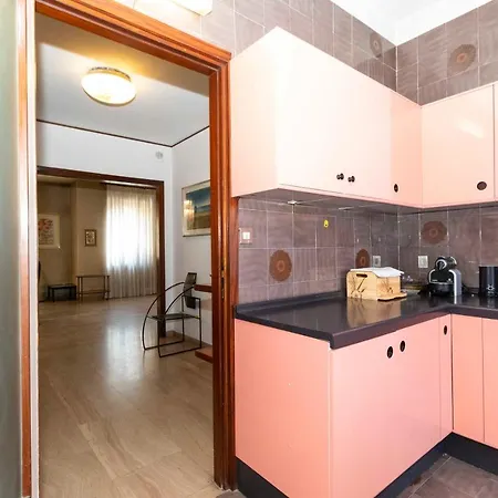 Guesthost - Massaua Roomy Vintage *