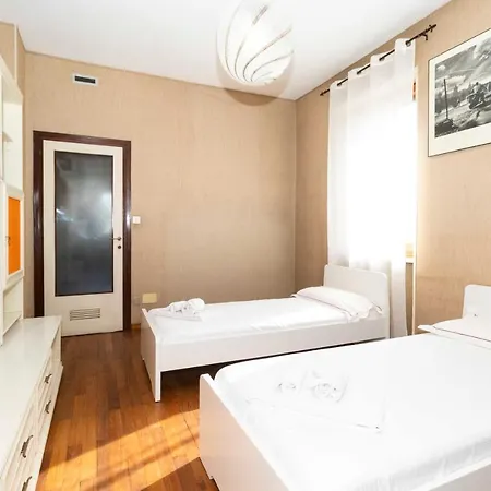 Guesthost - Massaua Roomy Vintage Turijn