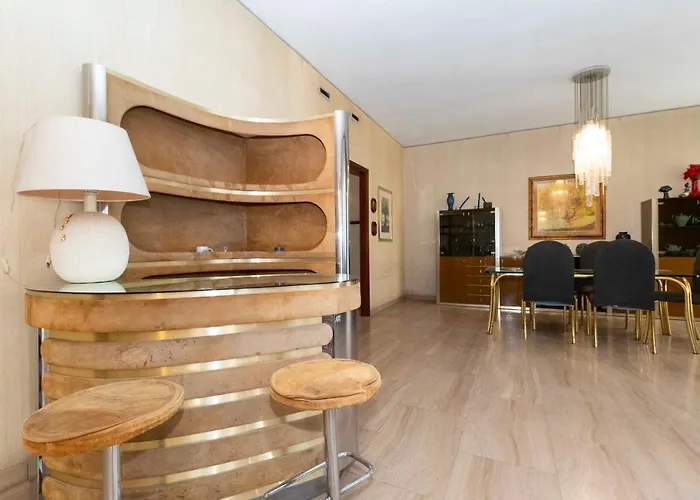 Guesthost - Massaua Roomy Vintage Torino