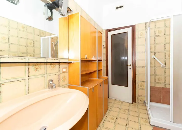 Guesthost - Massaua Roomy Vintage *