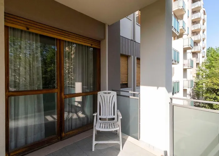 Guesthost - Massaua Roomy Vintage Apartman