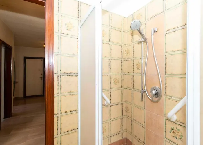Guesthost - Massaua Roomy Vintage