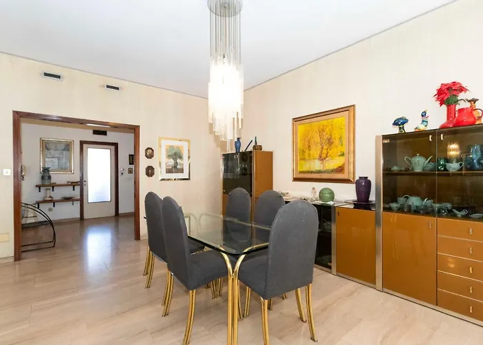 Apartament Guesthost - Massaua Roomy Vintage