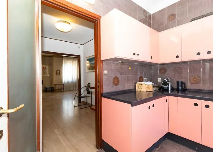 Guesthost - Massaua Roomy Vintage *